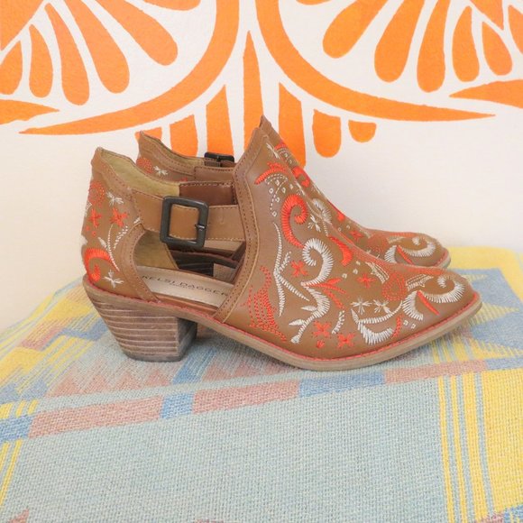 Kelsi Dagger Shoes - Kelsi Dagger Brown Stitched Ankle Boots 7